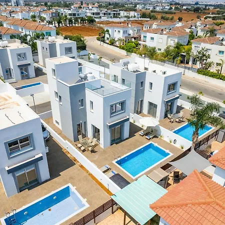 Seabreeze Chloe By Ezoria Villa Protaras