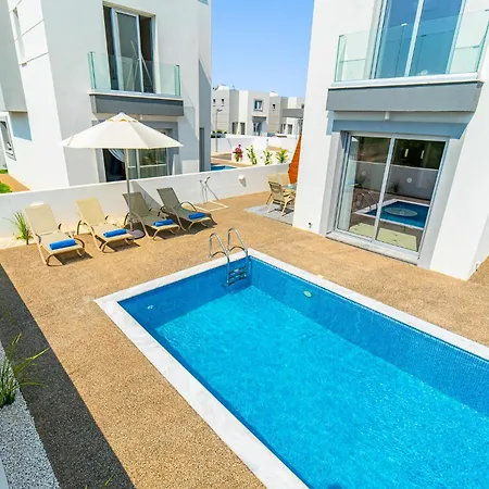 Villa Seabreeze Chloe By Ezoria Protaras