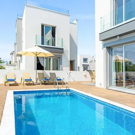 Seabreeze Chloe By Ezoria Villa Protaras