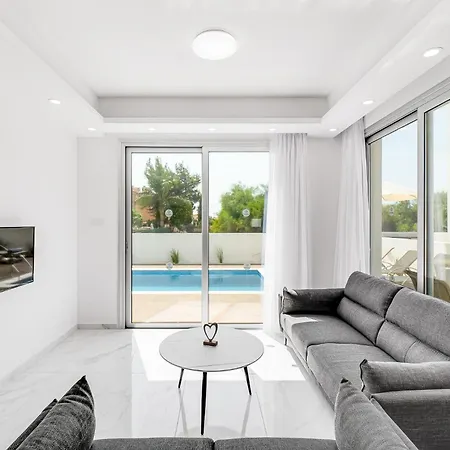 Villa Harmony By Ezoria Villas פרוטאראס